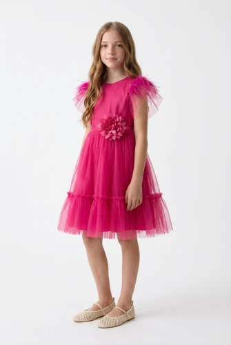 Rochie elegantă de ocazie fucsia Gabi din tul, cu pene și floare detașabilă