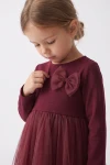 Rochie Iga bordo – prim-plan cu partea de sus din tricot și fundița din tul