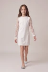 Rochie albă elegantă Vivienne pentru fetițe, cu mâneci din tul cu paiete – siluetă întreagă în mișcare, din față