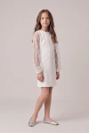 Rochie albă Vivienne cu mâneci lungi din tul – siluetă întreagă, din față, unghi de trei sferturi